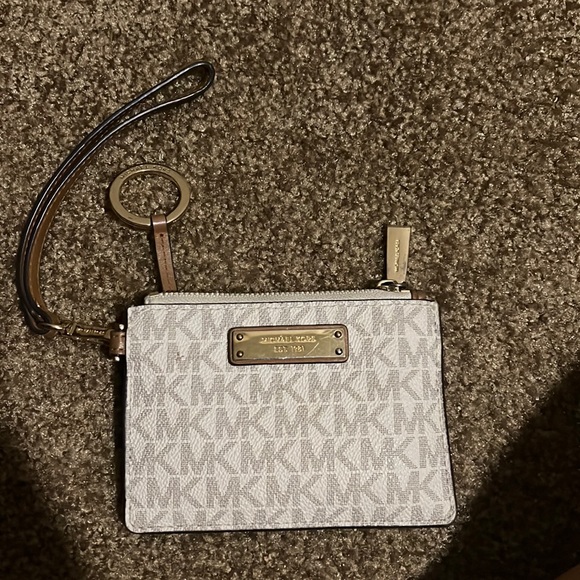 Michael Kors Wallet - Picture 1 of 5